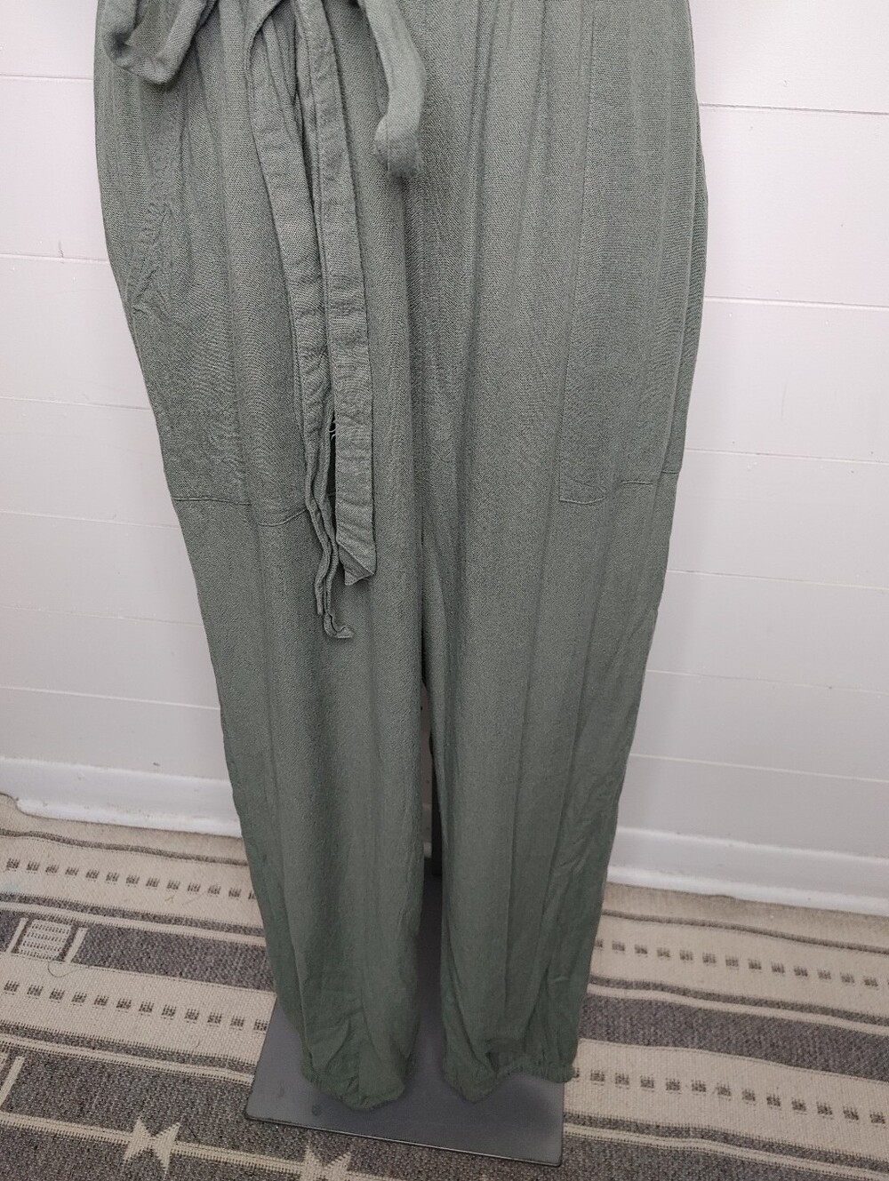 AEO Green One Shoulder Sleeveless Belted Jumpsuit L - Picture 4 of 10